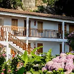 Hotel Kokkino Nero 2*