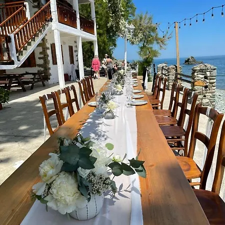 فندق Hotel Kokkino Nero 2*