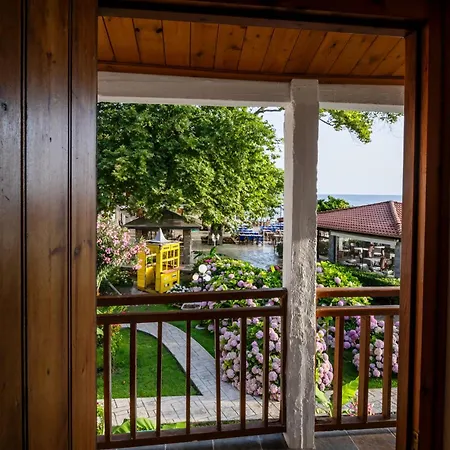 فندق Hotel Kokkino Nero 2*