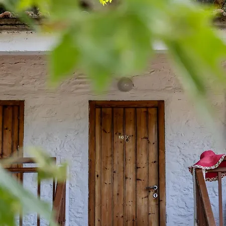 Hotel Kokkino Nero 2*