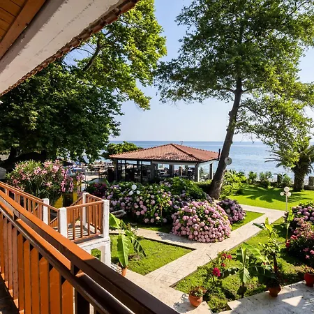 Hotel Kokkino Nero فندق