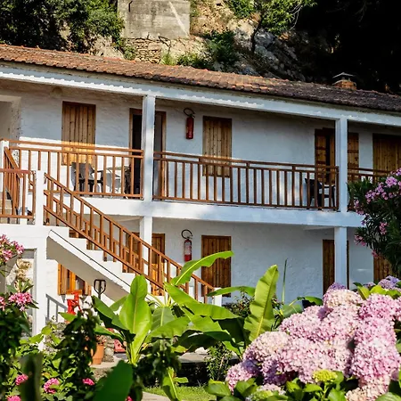 Hotel Kokkino Nero 2*