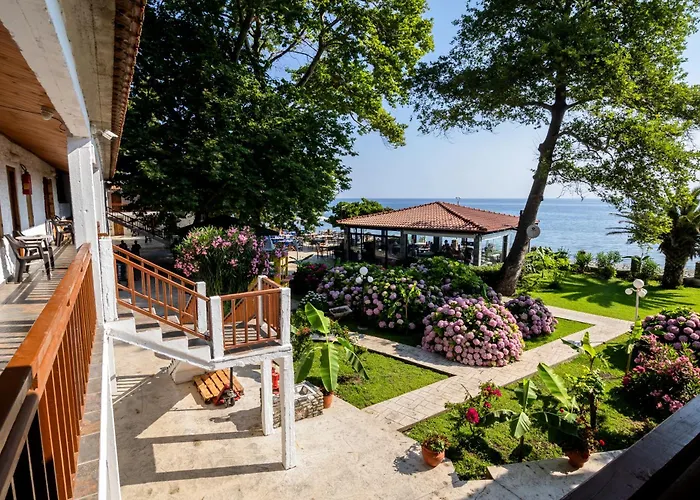 Hotel Kokkino Nero فندق 2*